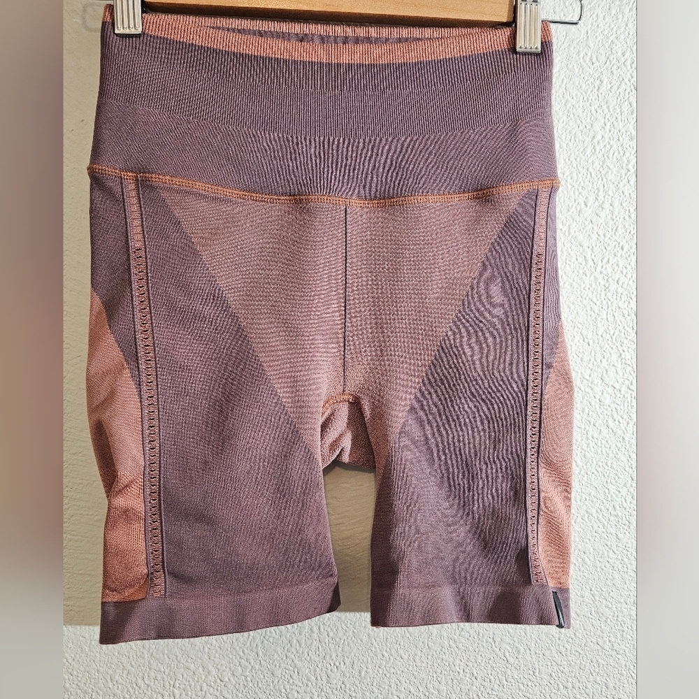 Athleta Allyson Felix Legend Seamless Bike Short High Rise Athletic Size Small - Picture 10 of 13